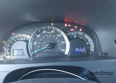 2014 Toyota Camry Se z USA, uszkodzony, nr VIN 4T1BF1FK2EU870592